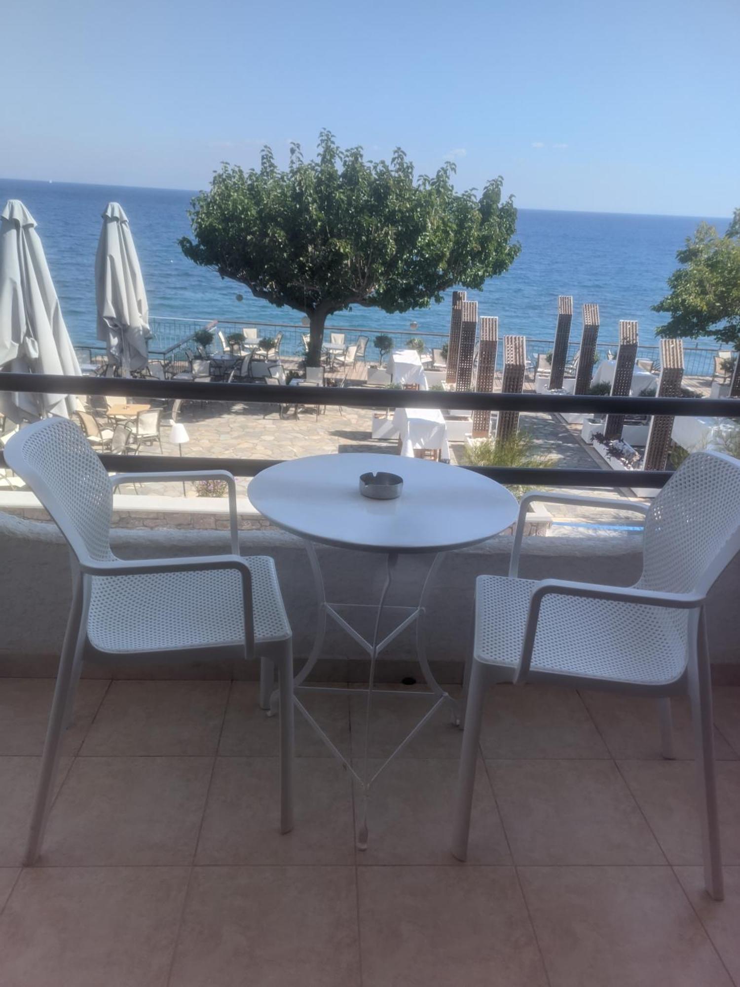 Romanza Rooms Poúlithra Exteriör bild