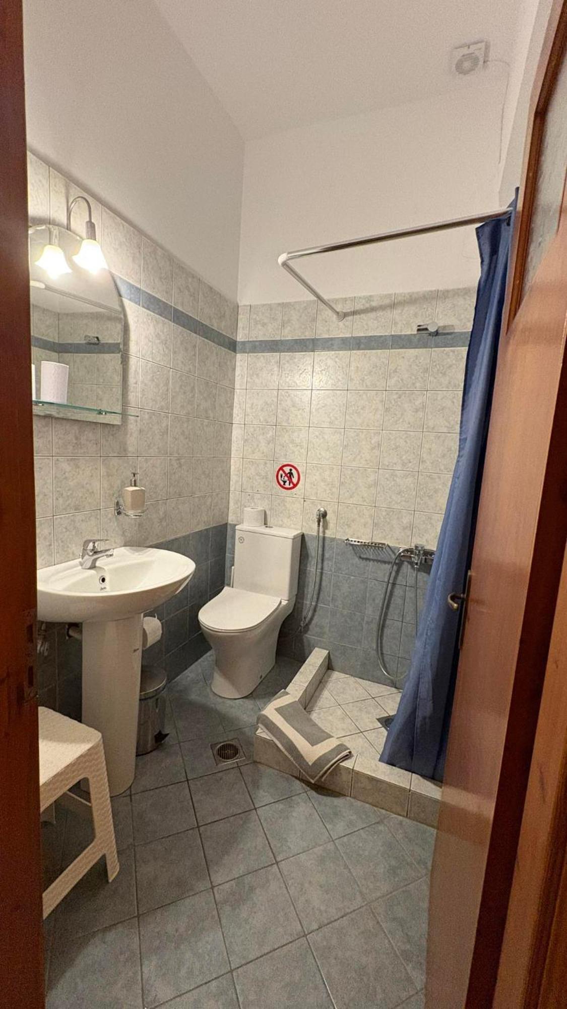 Romanza Rooms Poúlithra Exteriör bild
